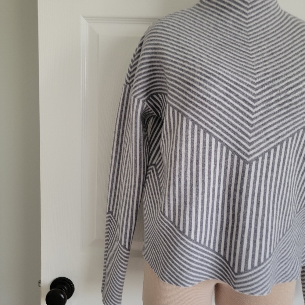 2/$20 Cynthia Rowley Striped Mick Neck Sweater S - Picture 3 of 13